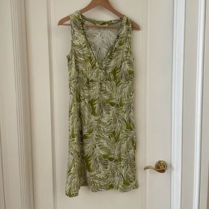 Jones New York green v-neck dress